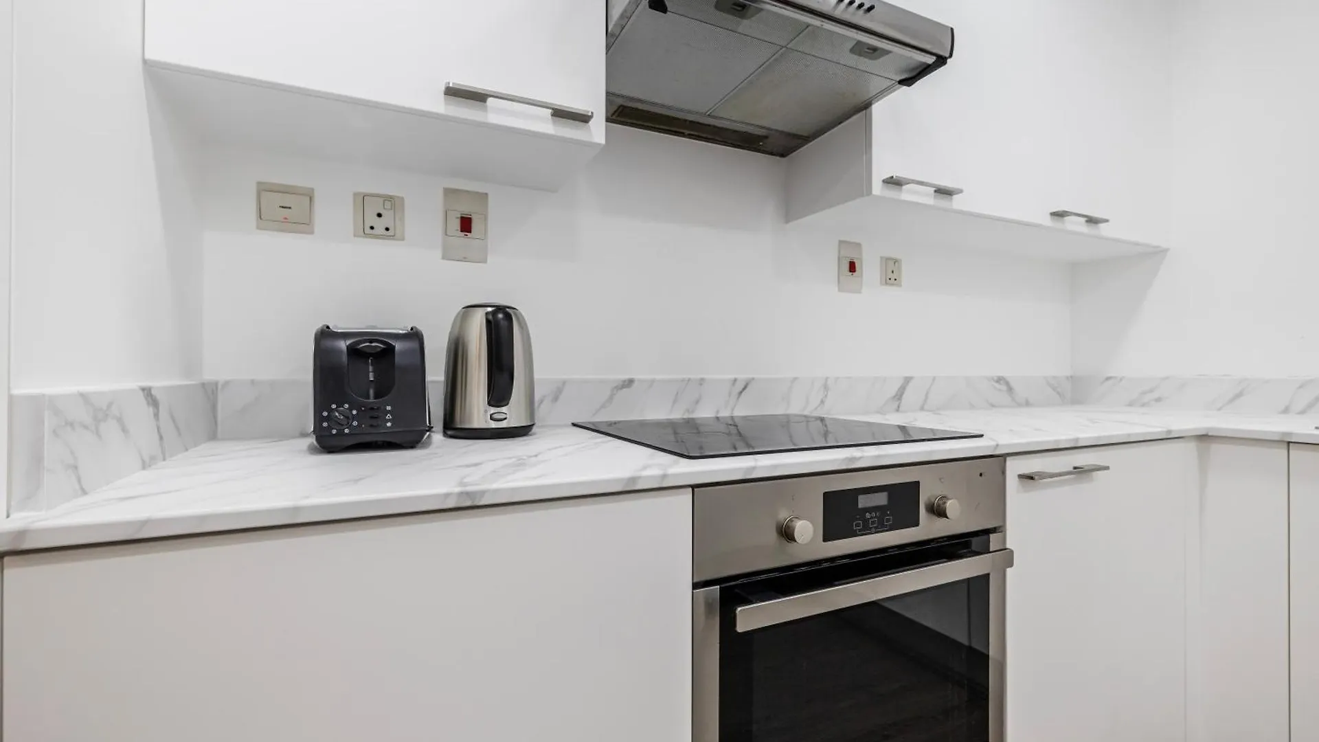 2Br Bay Square 7, City View Dubai 0*,  Förenade Arabemiraten