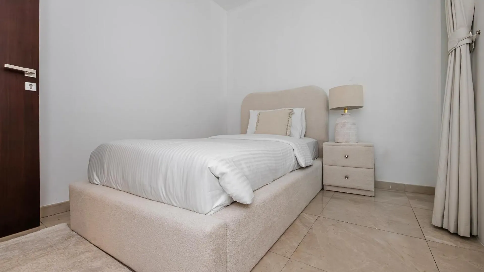 2Br Bay Square 7, City View Dubai