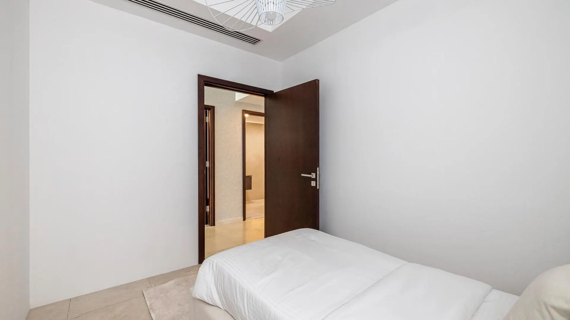 Apartment 2Br Bay Square 7, City View Dubai