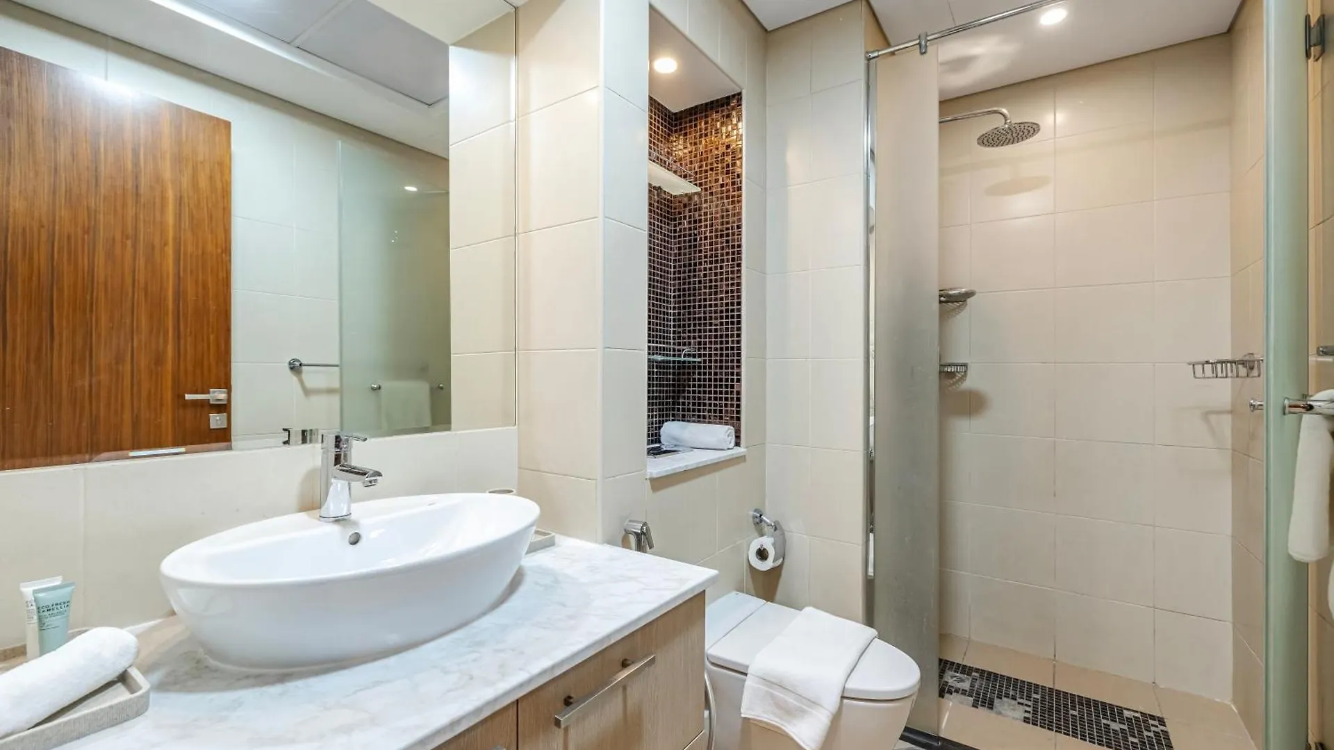 Apartment 2Br Bay Square 7, City View Dubai