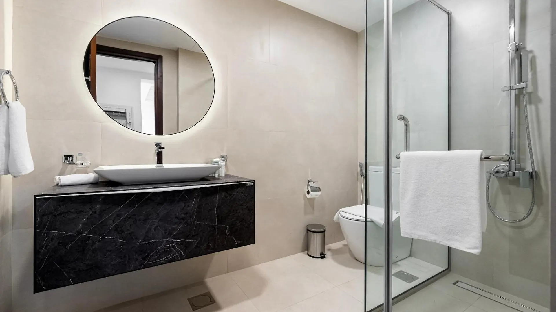 2Br Bay Square 7, City View Dubai United Arab Emirates